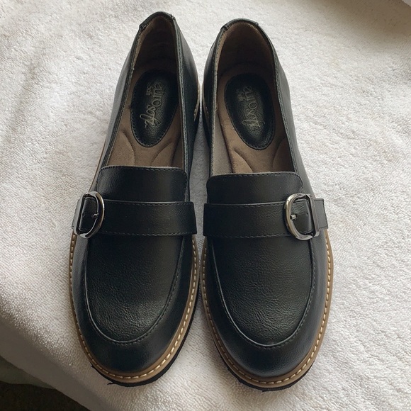 Never been worn because I had foot surgery and they don’t fit right anymore - Picture 2 of 5